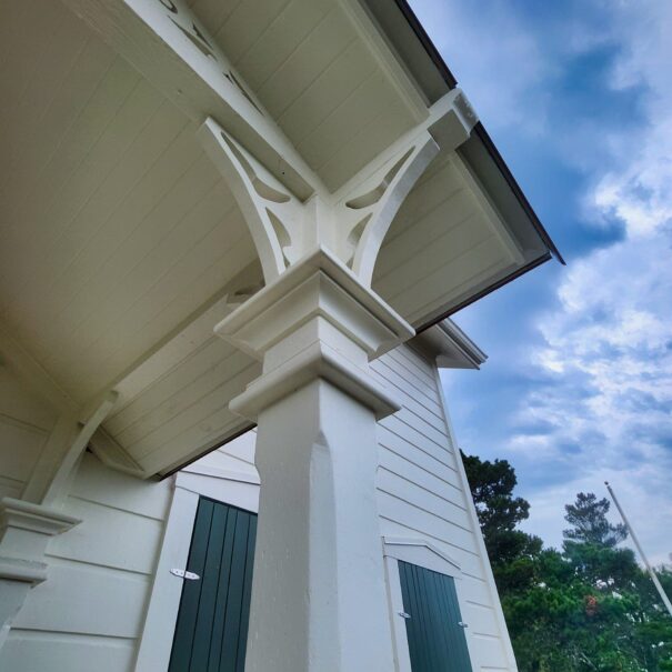 Yaquina_Exterior_2