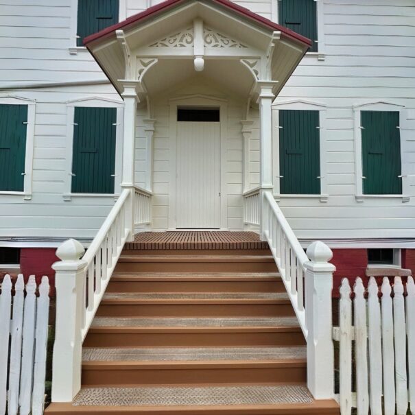 Yaquina_Exterior_5
